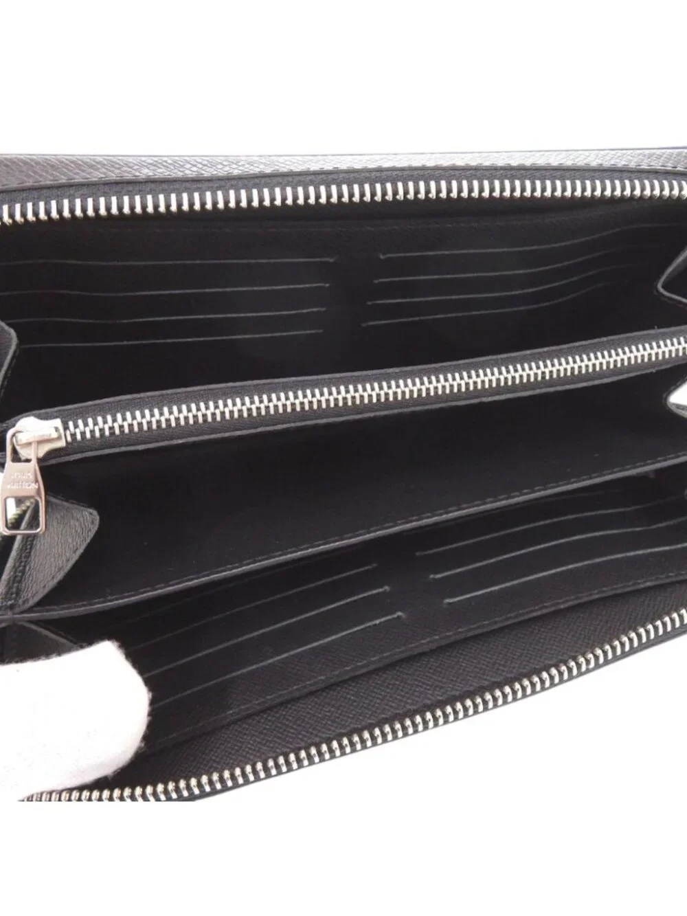 Louis Vuitton Zippy XL Taiga Black Wallet